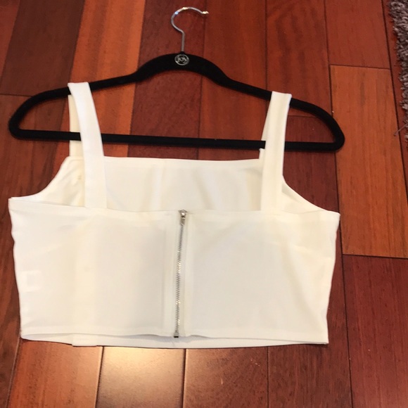 White crop top - Picture 2 of 2
